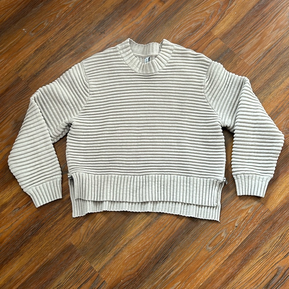 Women’s NWOT Varley sweater